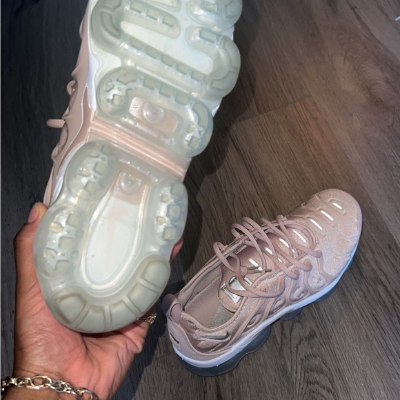 Men’s and women’s - Picture 4 of 10